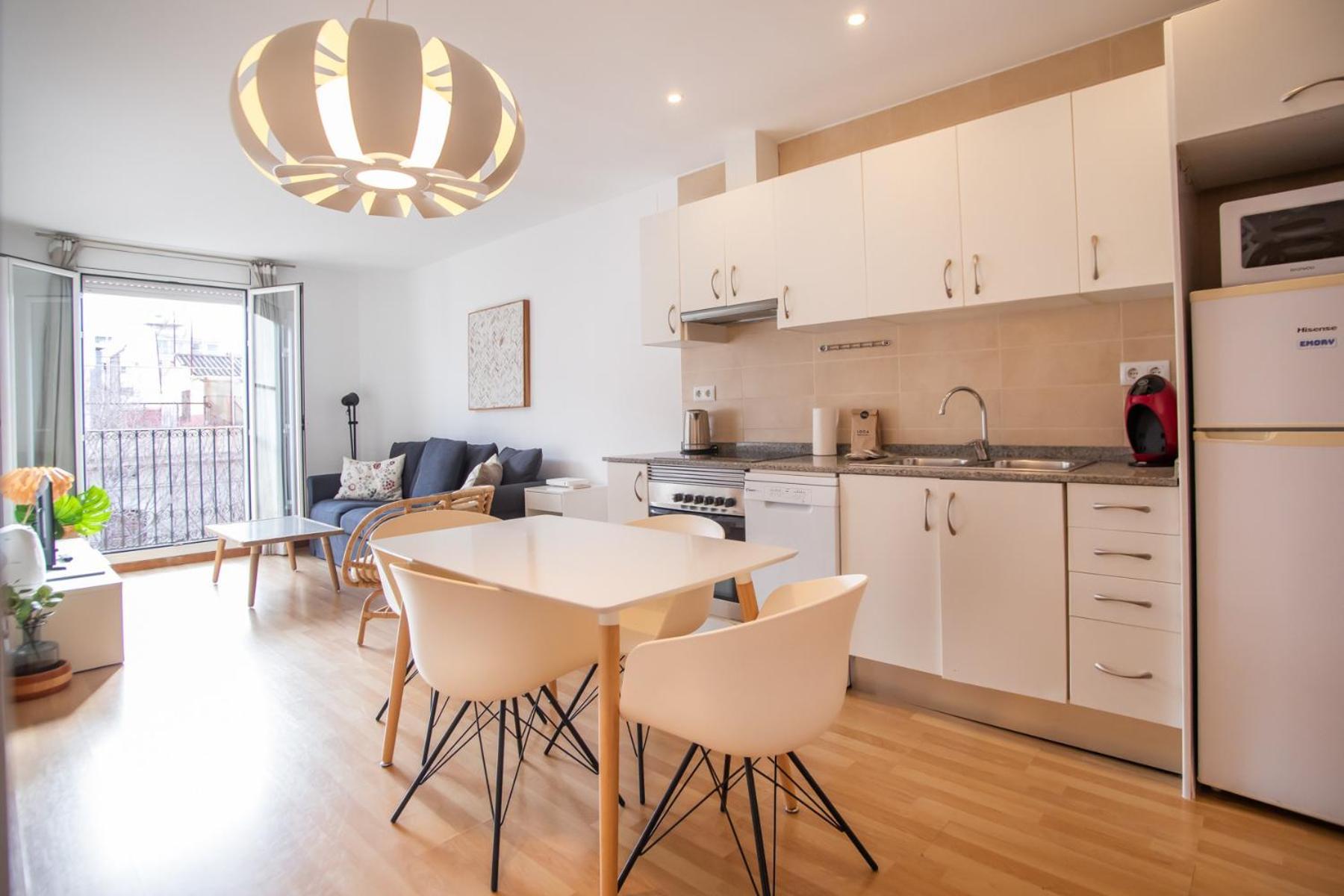 41Par1022 - Luminous Apartment In Sant Antoni — Photos 3